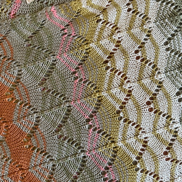 NWOT easel sweater - Picture 4 of 11